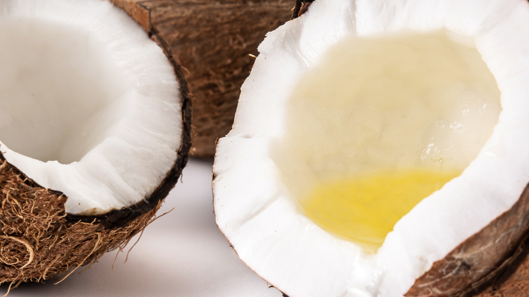 Unlocking the Secrets of Gorgeous Hair: The Many Benefits of Coconut Oil